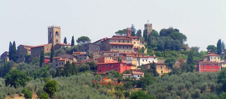 Fuga in Toscana Borgo a Buggiano Esterno foto